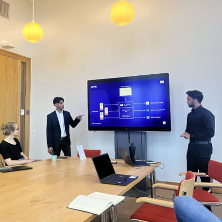 Presenting at Dutch BZK